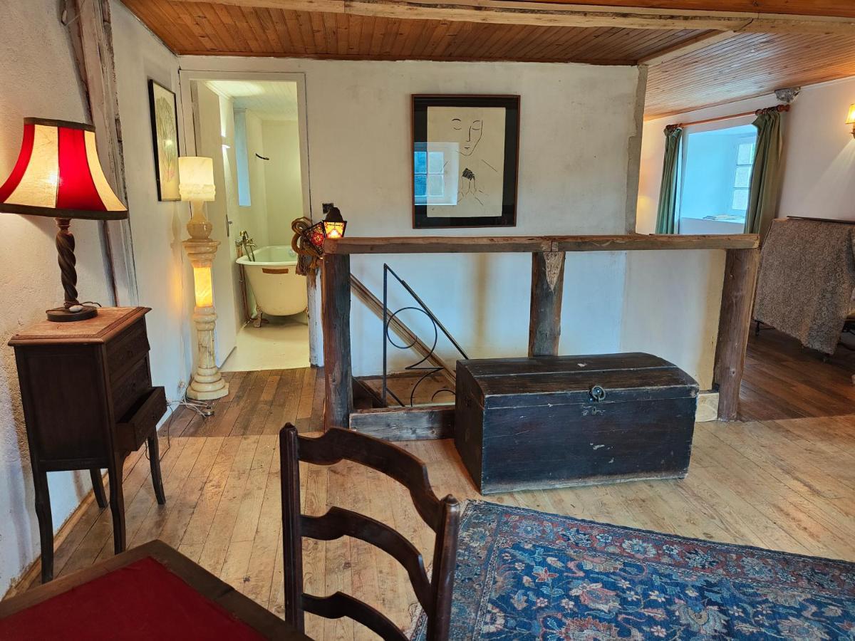 Villa Ancienne Petite Ferme Renovee Saint-Regis-du-Coin Esterno foto